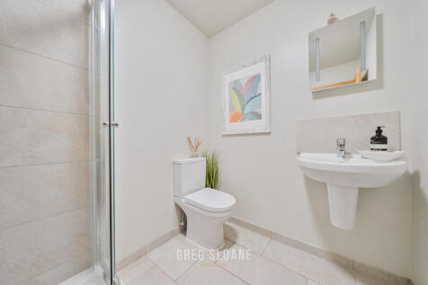 Bathroom (Ground Floor)