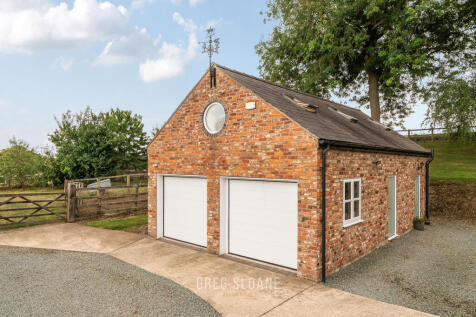 Double garage with Annexe