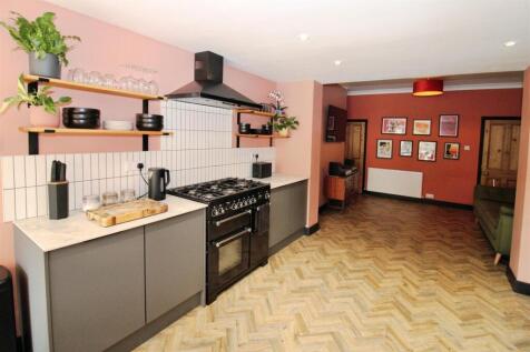 Fitted Kitchen