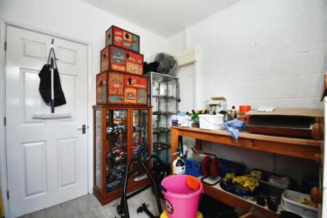 Garage/Workshop