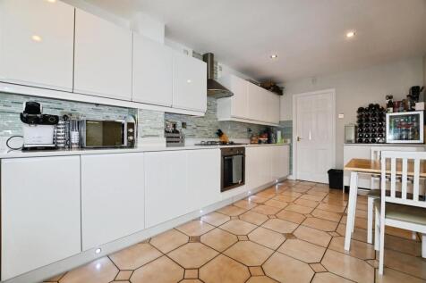 Fitted Kitchen