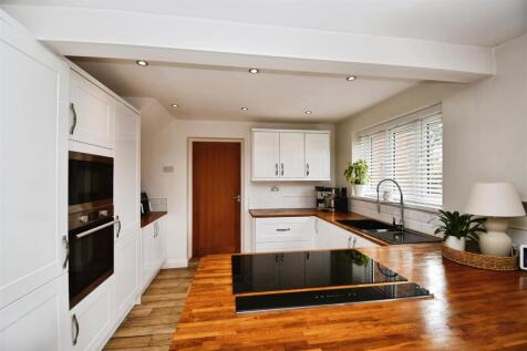 Dining kitchen