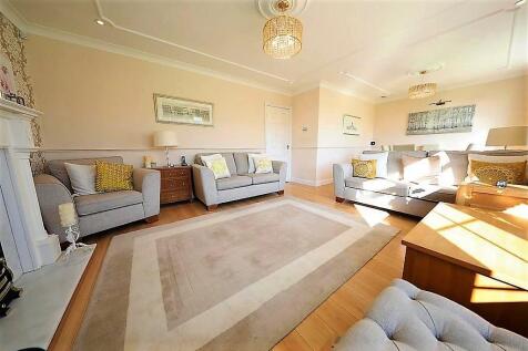 Sitting/Dining Room