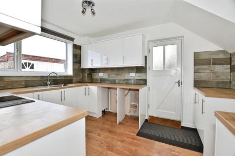 48763f60-kitchen.JPG