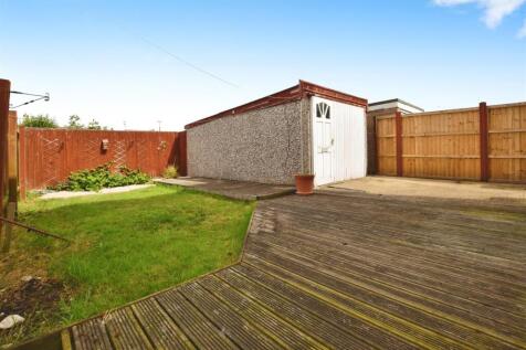 28aae9a6-garden 20garage.JPG