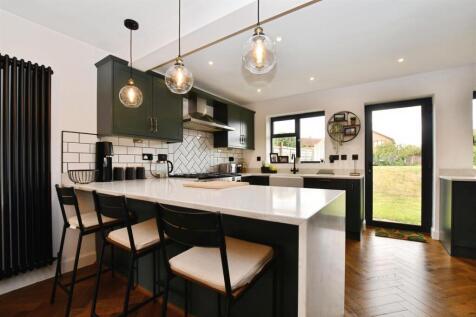 Kitchen/Breakfast Area