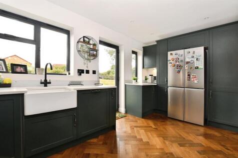 Kitchen/Breakfast Area