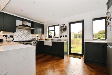 Kitchen/Breakfast Area