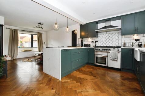 Kitchen/Breakfast Area
