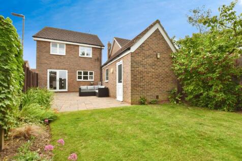 117817ea-rear 20house 20gdn 20b.JPG