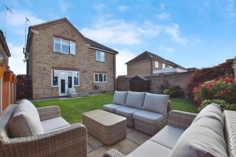 f50eeebd-rear 20house 20gdn.JPG