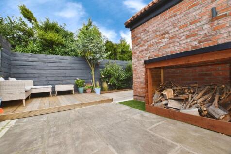 25e65568-log 20garden.JPG