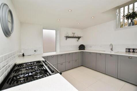 2f5f164d-kitchen 20high.JPG