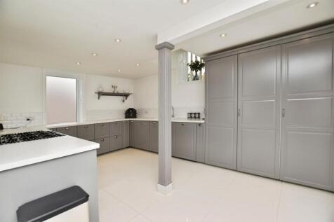 b11daff3-kitchen 20wide.JPG