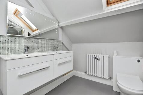 305d559b-bath 20sink.JPG