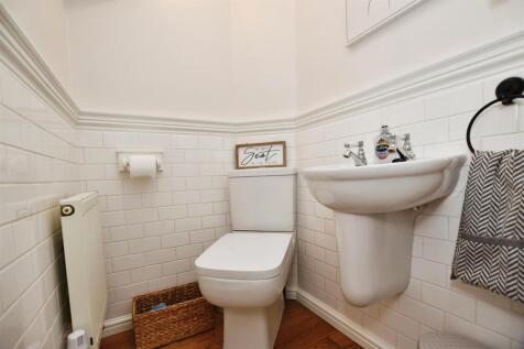 424fe944-ground 20wc.JPG