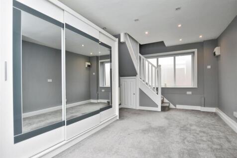 a1c49571-bed 20ground 20fl.JPG