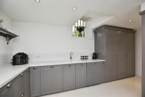 d4aa1d85-kitchen 20aa.JPG