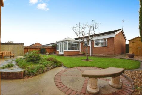 38c446a6-garden 20and 20shed.JPG