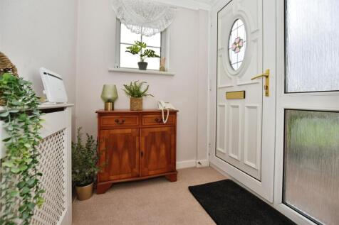 388b63d7-ent 20porch.JPG