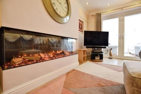 0a4a585a-lounge 20fire.JPG