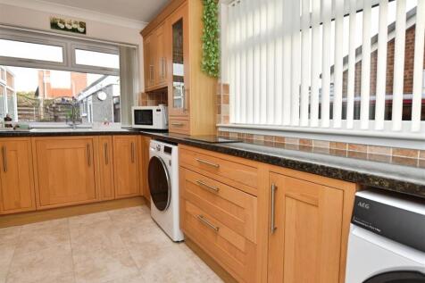 72114056-kitchen 20bb.JPG