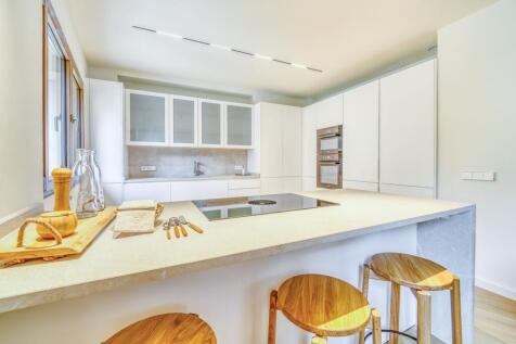 Küche mit hochwertigen Geräten