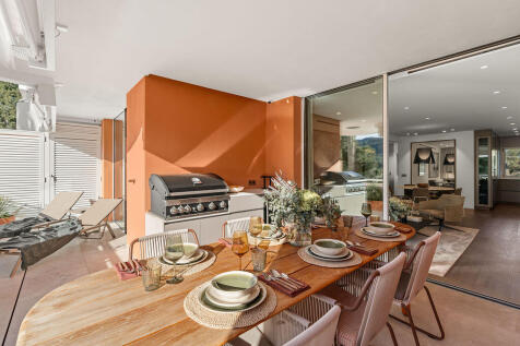 Terrasse mit Aussenküche