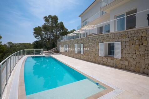 Grosser erfrischender Pool