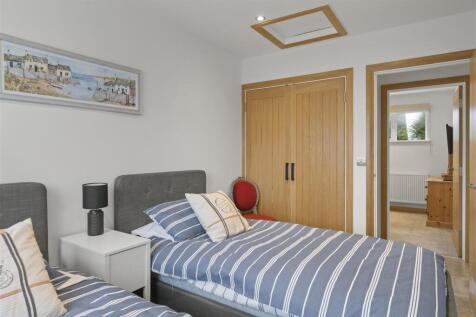 flat 5 bed 2a.jpg