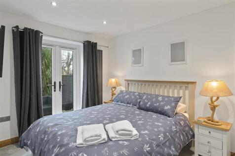 flat 3 bed 1.jpg