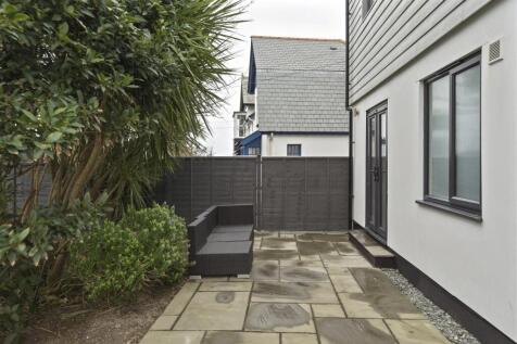 Flat 3 garden.jpg