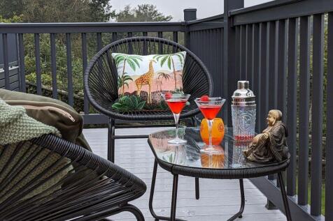 Treetop Lodge Bude 2a.jpg