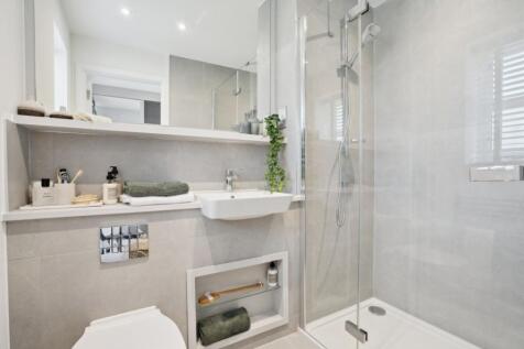 Elgrove Gardens, Plot 5 Show Home, Shower