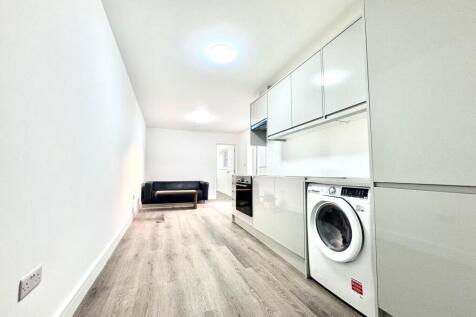 Living Room / Kitchen