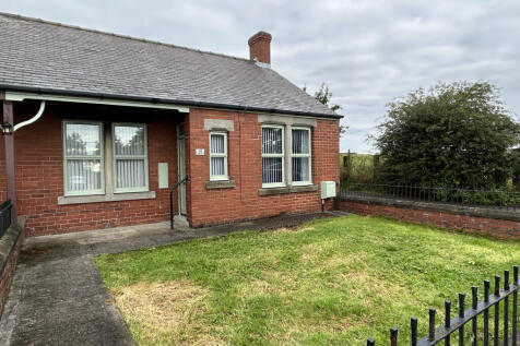 1 bedroom Detached Bungalow for rent
