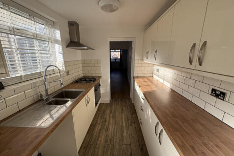 3 bed terraced house to rent Scotts Terrace, Hett