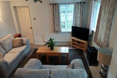 70 Grange Living room.jpg