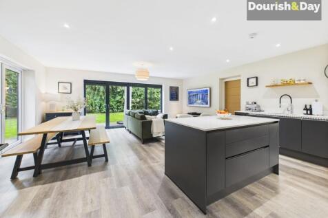 Family Dining Kitchen