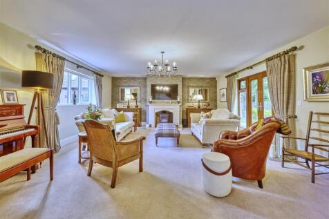 Luddington Lodge Thu