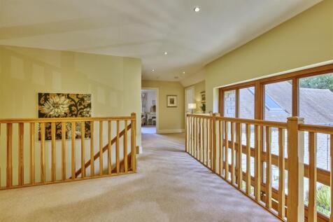 Luddington Lodge Thu
