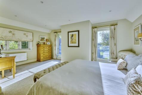 Luddington Lodge Thu