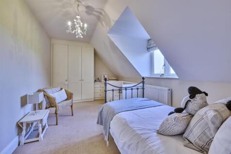 Luddington Lodge Thu