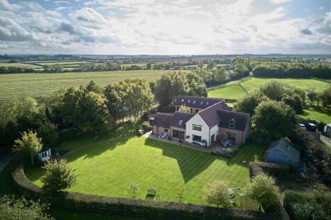 Luddington Lodge Thu