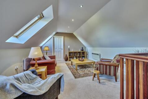 Luddington Lodge Thu