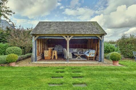 Luddington Lodge Thu
