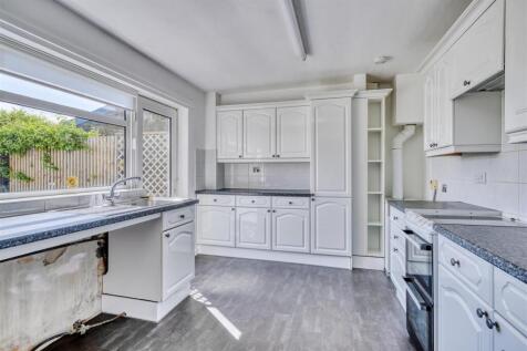 17-1 Fotheringhay rd