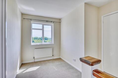19-1 Fotheringhay rd