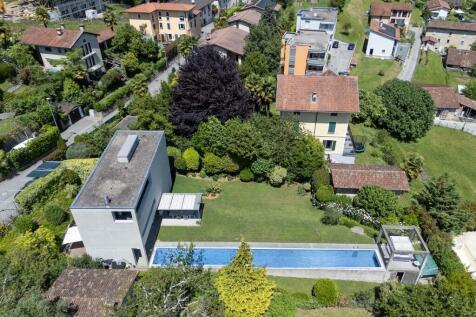 Villa, Pool &amp; Garden