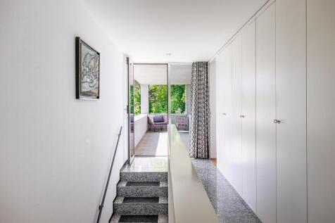 Top Floor &amp; Terrace
